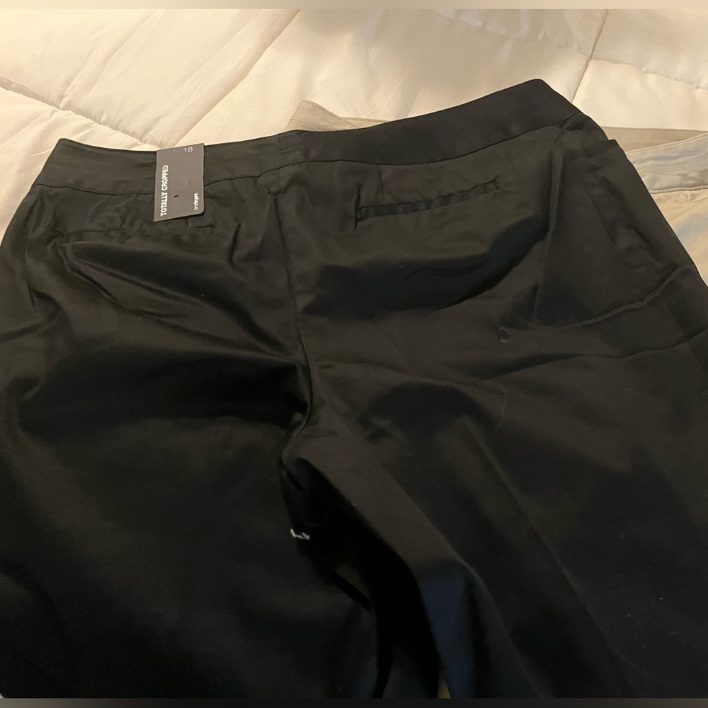 NEW With Tags. Cute and Comfy Black Lane Bryant Totally Cropped Slacks. Size 18.